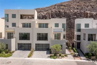 Photo #1: 2606164 Listing 