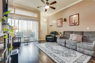 Photo #2: 2606201 Listing