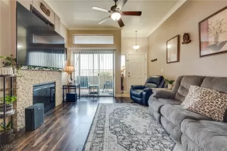 Photo #4: 2606201 Listing