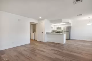 Photo #5: 2606203 Listing 