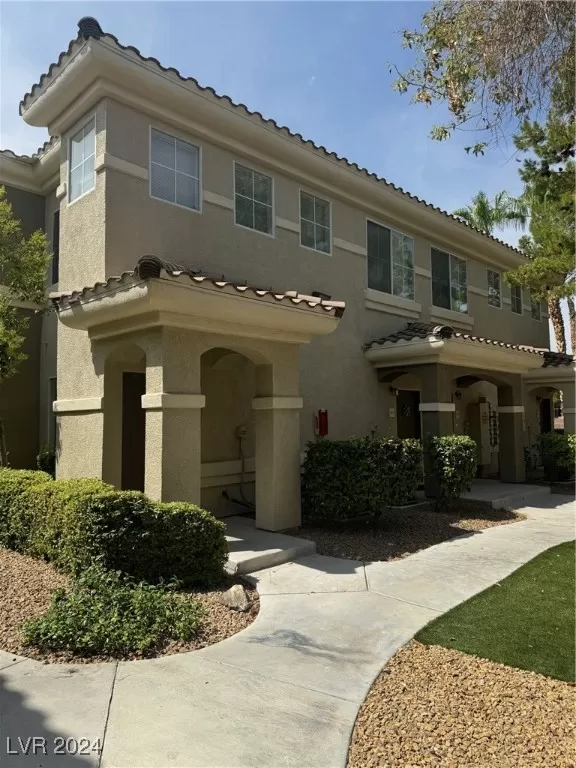 MLS: 2606212 Condo For Sale