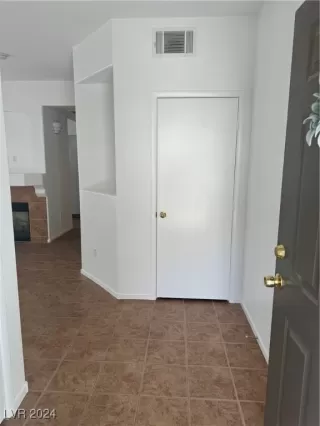 Photo #6: 2606212 Listing