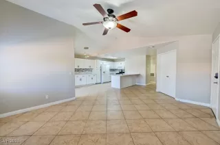 Photo #5: 2606279 Listing