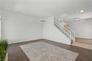 Photo #2: 2606287 Listing