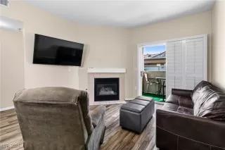 Photo #4: 2606298 Listing