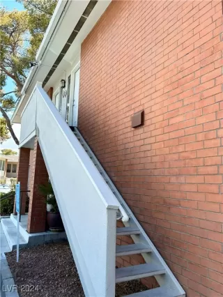 Photo #3: 2606300 Listing 