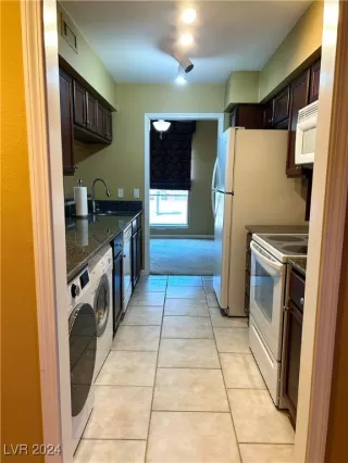 Photo #5: 2606300 Listing 