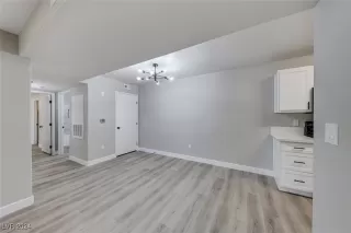 Photo #6: 2606301 Listing