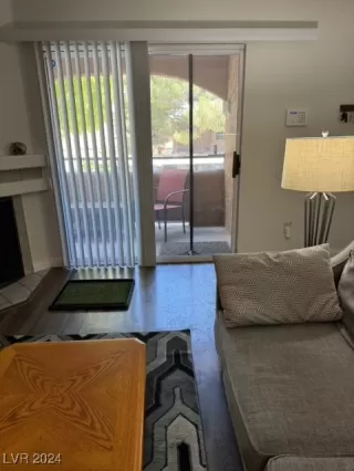 Photo #4: 2606307 Listing