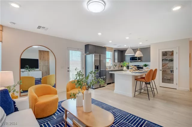 MLS: 2606325 Condo For Sale