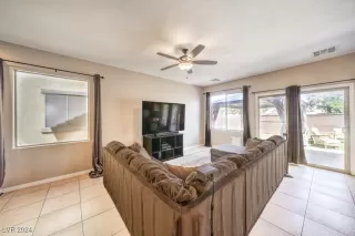 Photo #3: 2606327 Listing 