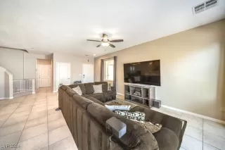 Photo #4: 2606327 Listing 