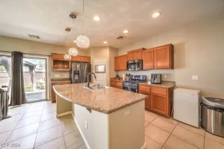 Photo #6: 2606327 Listing 