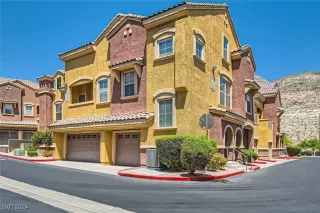 Photo #3: 2606328 Listing