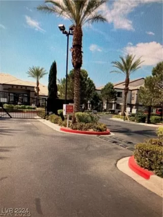 Photo #1: 2606401 Listing