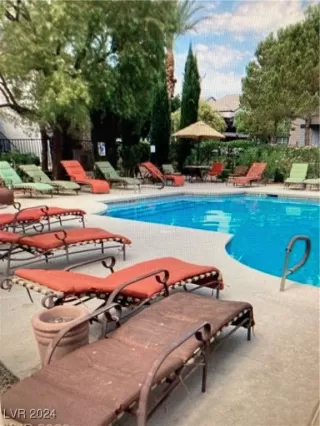 Photo #3: 2606401 Listing