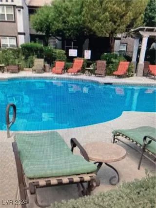 Photo #4: 2606401 Listing