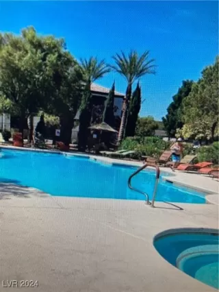 Photo #5: 2606401 Listing