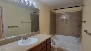 Photo #5: 2606480 Listing