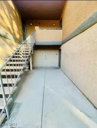 Photo #1: 2606490 Listing