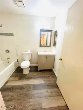 Photo #6: 2606490 Listing