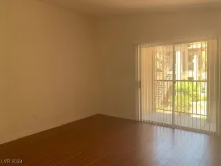 Photo #4: 2606495 Listing 