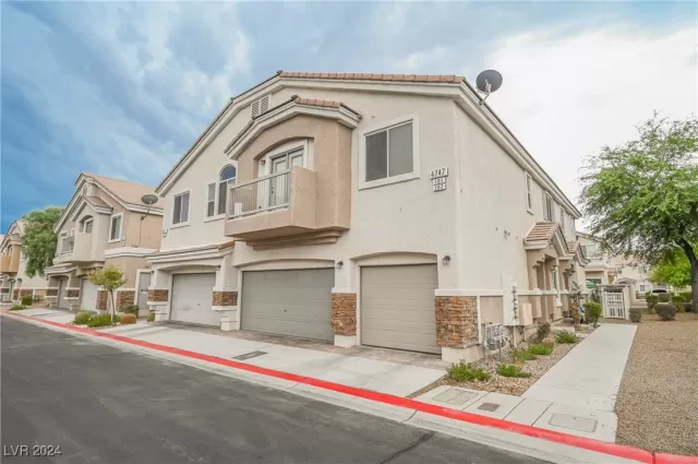 MLS: 2606500 Condo For Sale