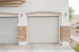 Photo #5: 2606500 Listing 