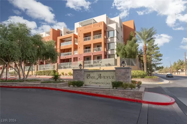 MLS: 2606515 Condo For Sale