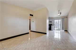Photo #3: 2606517 Listing