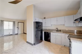 Photo #5: 2606517 Listing