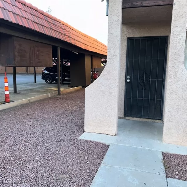 MLS: 2606520 Condo For Sale