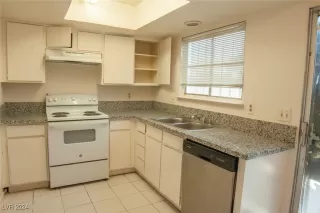 Photo #2: 2606560 Listing 