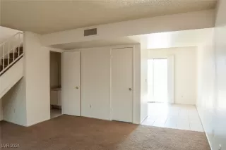 Photo #5: 2606560 Listing 