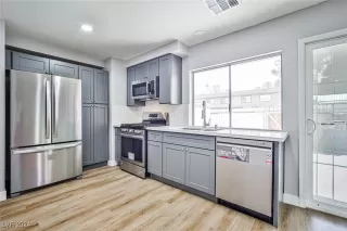 Photo #1: 2606581 Listing 