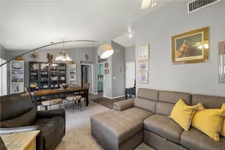 Photo #2: 2606602 Listing 