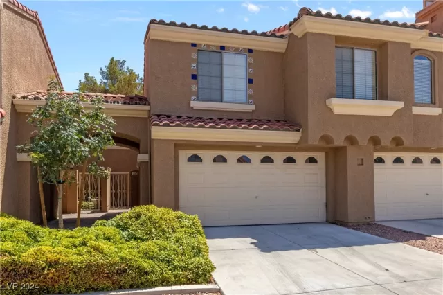 MLS: 2606606 Condo For Sale