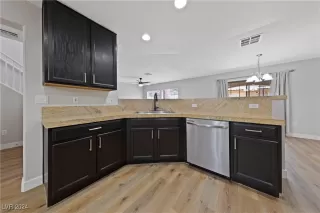 Photo #1: 2606606 Listing 