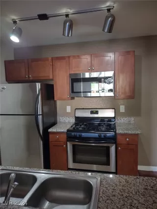 Photo #4: 2606628 Listing 