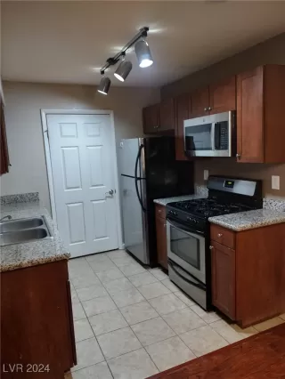 Photo #5: 2606628 Listing 