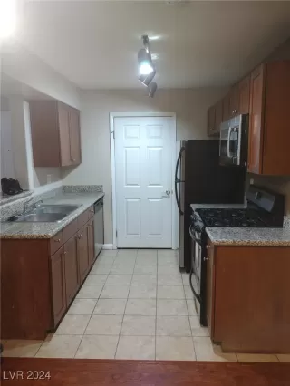 Photo #6: 2606628 Listing 