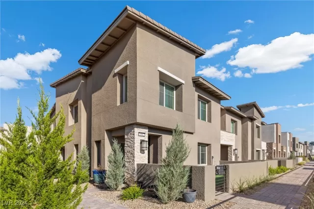 MLS: 2606660 Condo For Sale