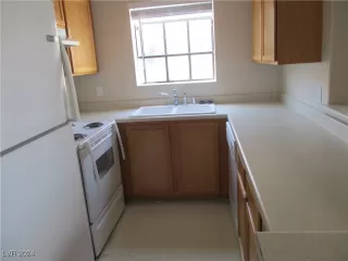 Photo #4: 2606717 Listing 