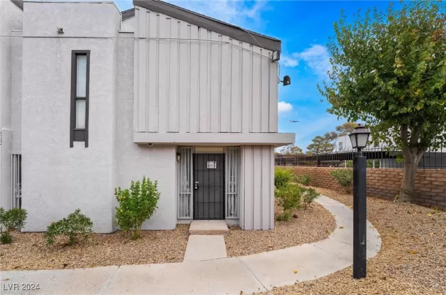 MLS: 2606747 Condo For Sale