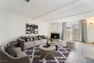 Photo #4: 2606747 Listing