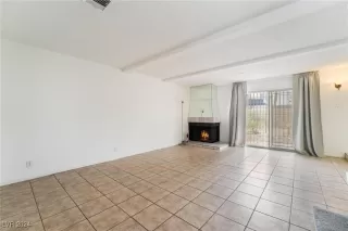 Photo #5: 2606747 Listing