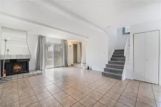 Photo #6: 2606747 Listing