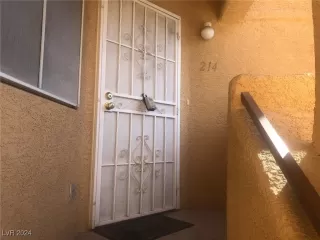 Photo #2: 2606791 Listing