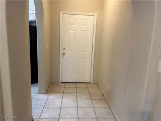 Photo #3: 2606791 Listing