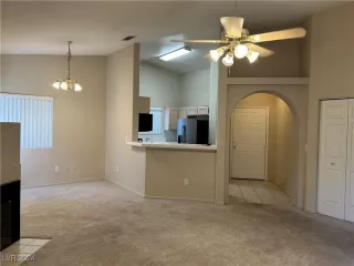 Photo #4: 2606791 Listing